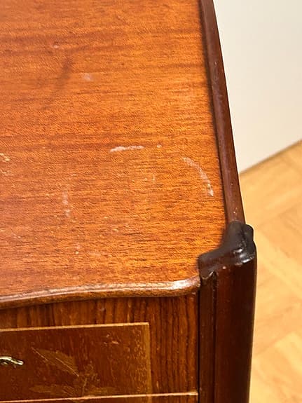 BYRÅ, RETRO Sängbord / HALLBYRA, 3-lädig, rokokostil. med tre lädor