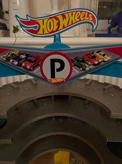 Hot wheels garage