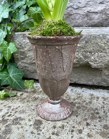 Järn Kruka / Urna - mindre på fot. Jättefin! Nyskick.