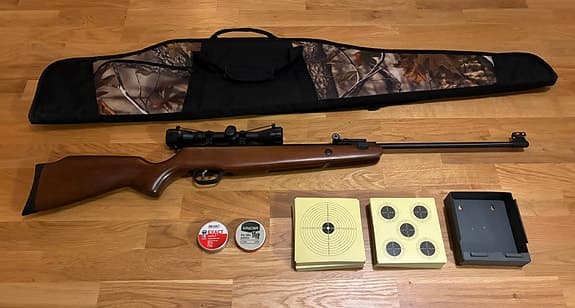 Luftgevär 4,5mm med kikarsikte.