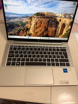 HP EliteBook 830 G8 13,3" 256GB,16 GB Ram med Office 365