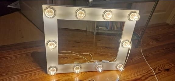 Spegel med belysning Julklappstips