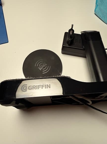 Griffin bordsladdare med Applewatch laddare och trådlös för mobilen.