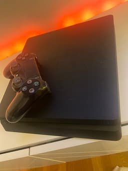 PlayStation 4 Spelkonsol med handkontroll