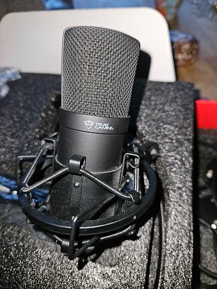 Trust Emita Plus Mikrofonpaket med arm och popfilter