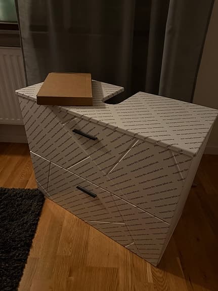Badrumsskåp