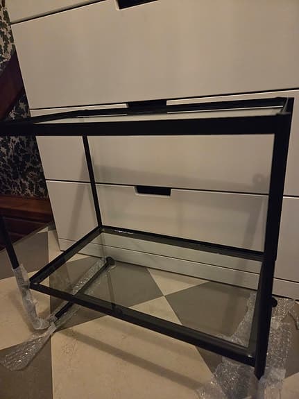 Sängbord eller hylla i glas