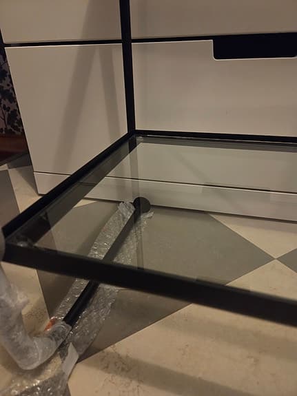 Sängbord eller hylla i glas