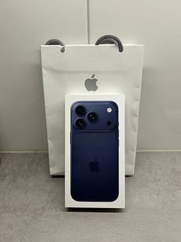 HELT NY Apple iPhone 17 Pro 256GB Deep Blue – Oöppnad – Kvitto