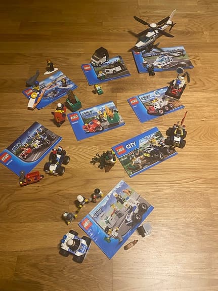 LEGO City byggsatser med fordon och figurer