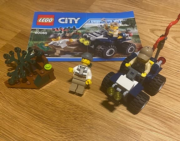 LEGO City byggsatser med fordon och figurer