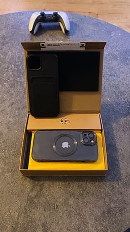 Apple iPhone 13 128 GB svart