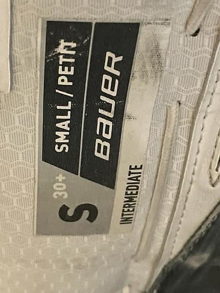 Ishockeymålvakts benskydd, Int small 30+1