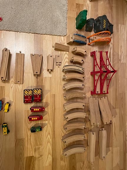 BRIO och Ikea Träjärnvägstågset med tillbehör