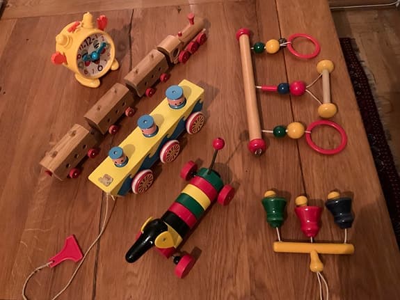 Träleksaker set tåg dragdjur klocka och aktivitetsleksaker flerfärgad