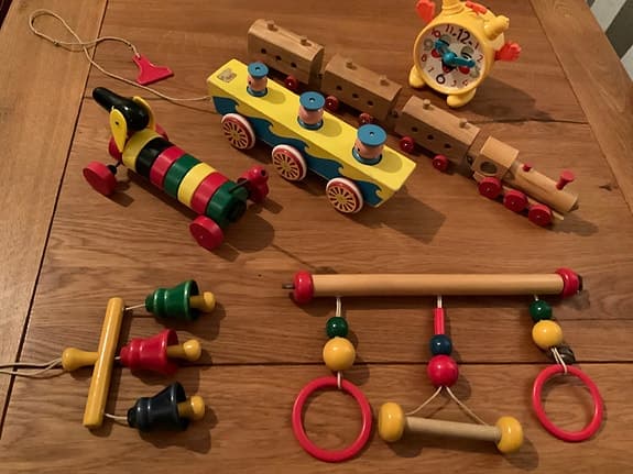 Träleksaker set tåg dragdjur klocka och aktivitetsleksaker flerfärgad
