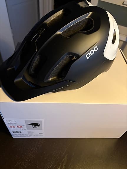 Poc MTB Hjälm Axion Race Mips storlek M