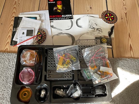 Spy kit lek spion