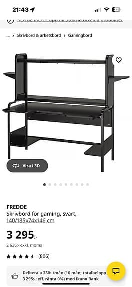 Snygg skrivbord med hyllor från IKEA!