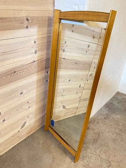 Mid century modern spegel 1950/60 tal i teak, mässing och rotting