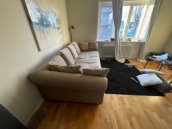 Design soffa inhandlad på R.O.O.M S-holm”