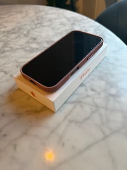 Apple iPhone 15  128 GB