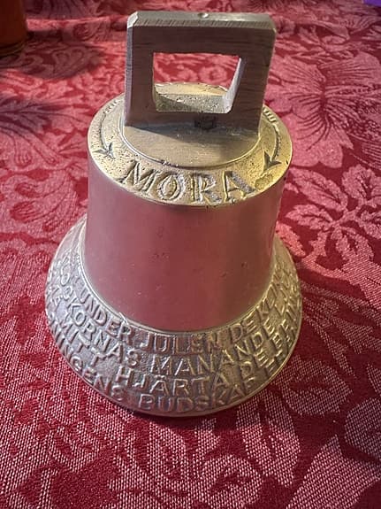 Gjuten Mora Klocka