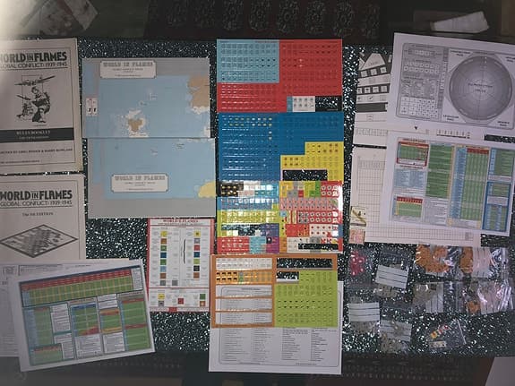 World in Flames – 5th Edition (1991) + expansioner | Samlarobjekt