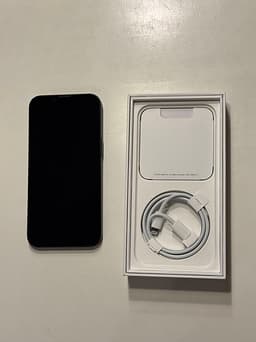 Apple iPhone 13 128 GB svart