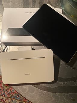 Galaxy Tab A11 + och Router Huawei