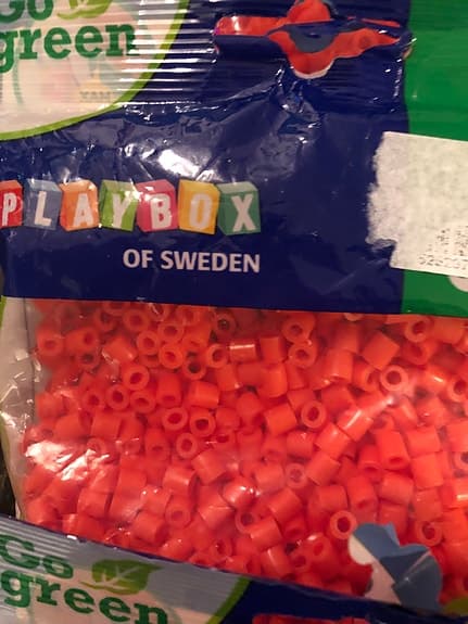 Playbox pärlor 1000-pack i olika färger