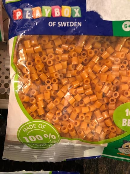 Playbox pärlor 1000-pack i olika färger