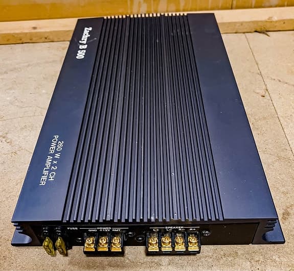 Bilstereo‑paket – Zachry B500 + Pioneer högtalare