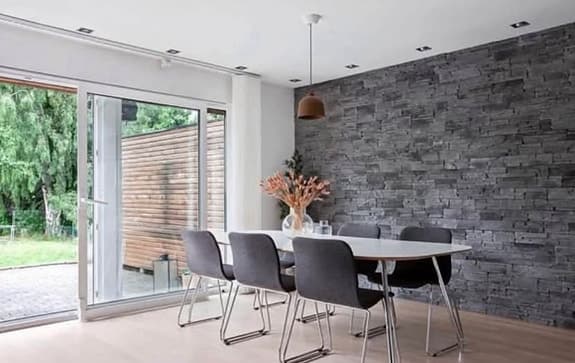 Matbord med stolar från Offect