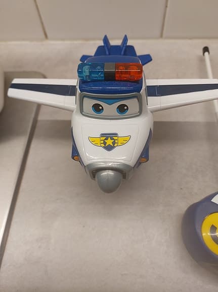 Super Wings flygplan från 3 år