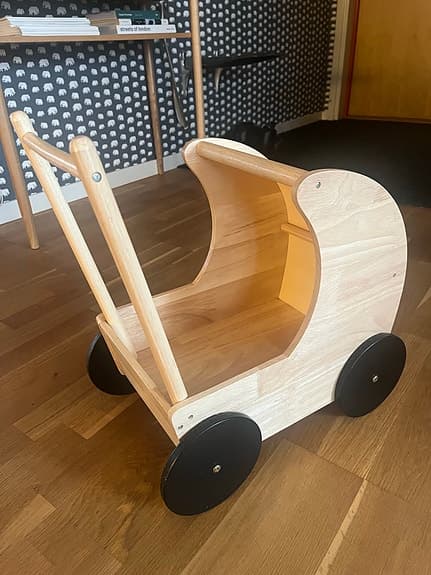 Bloomingville dockvagn /gåvagn