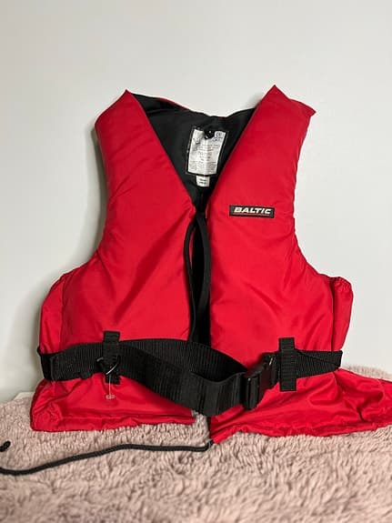 Baltic Flytväst röd för vuxna 80+ kg