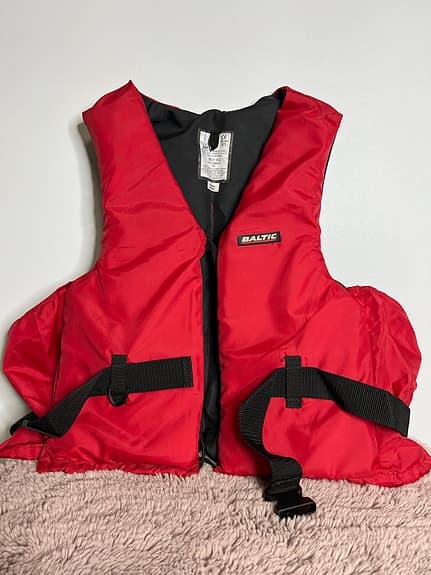 Baltic Flytväst röd för vuxna 80+ kg