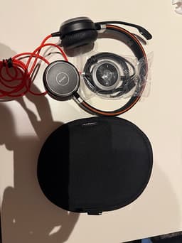 Jabra evolve 40 hörlurar med fodral helt nya