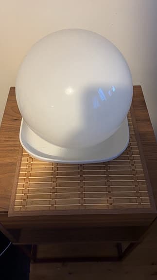 Säljer av Sängbord samt lampa