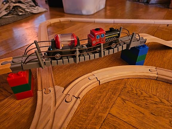 Hängbro / Repbro Brio/Ikea/Lidl/Duplo tågbana