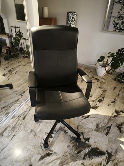 IKEA kontorsstol svart konstläder