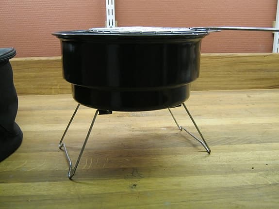 Portabel kolgrill med bärväska och grillgaller