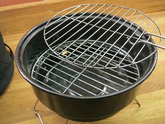 Portabel kolgrill med bärväska och grillgaller