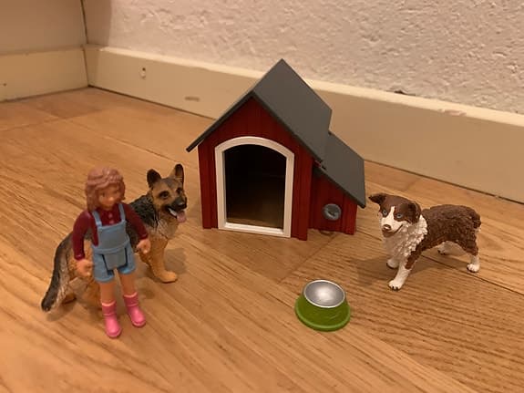 Schleich: Stall, bondgårdsdjur, hundkoja