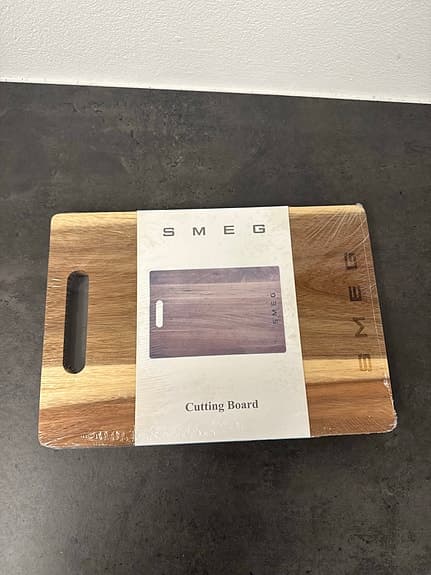 Smeg Skärbräda trä med handtag