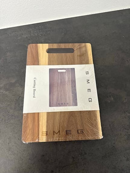 Smeg Skärbräda trä med handtag