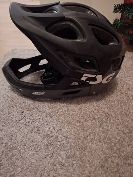 Downhill hjälm barn TSG Svart och Grå