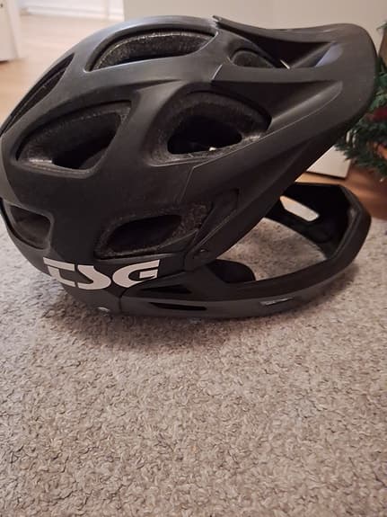 Downhill hjälm barn TSG Svart och Grå