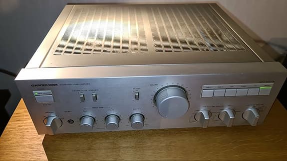 Kraftfull Onkyo Integra A-8057 förstärkare vintage hifi från 80 talet